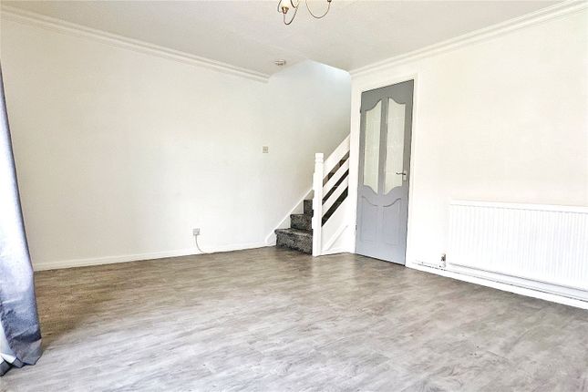 17, Earnshaw Close, Greater Manchester photo 4