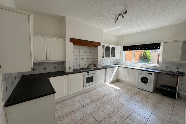 6 Charles Street, Darlington photo 3