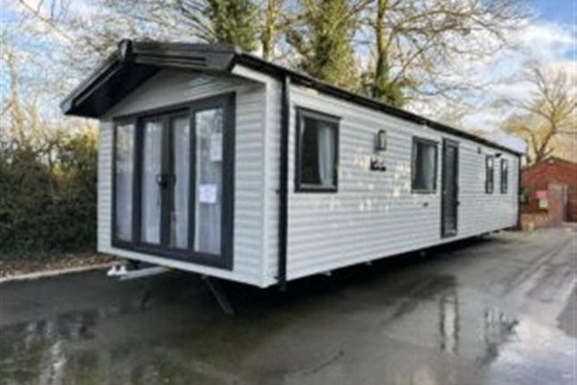 Thumbnail Mobile/park home for sale in Manor House Caravan Park, Church Laneham, Retford