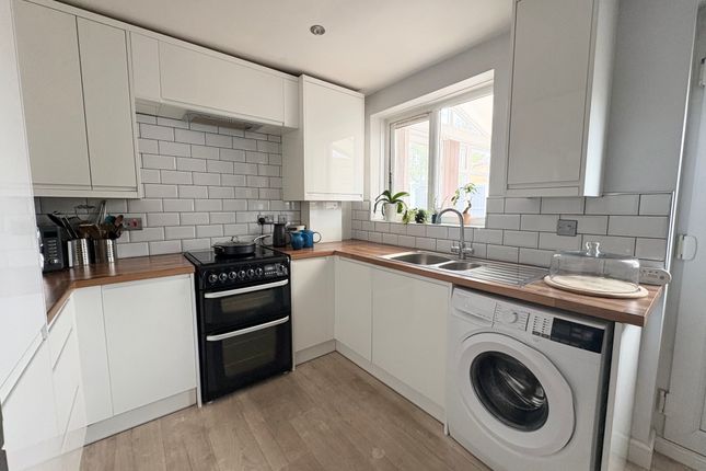 1, Hanbury Avenue, Hatton, Derby photo 3