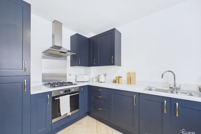 18 Swallow Drive, Burton-On-Trent photo 3