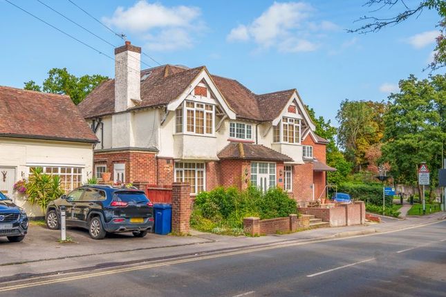 Thumbnail Maisonette to rent in Wey Hill, Haslemere