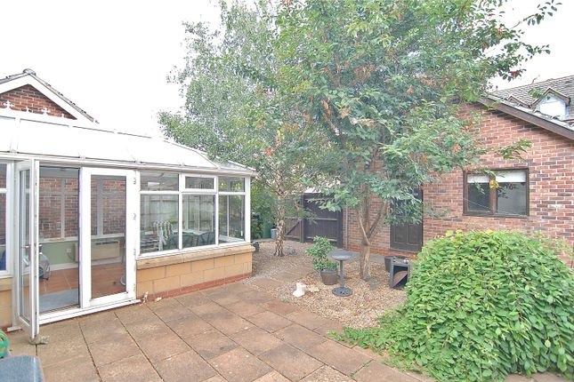 115, Court View, Gloucestershire photo 4