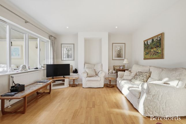 25A, Crossways, Brentwood photo 4