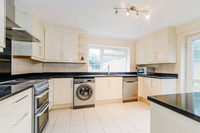 Highbanks Road, Hatch End photo 5