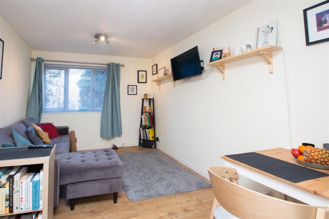 79, Denmead, Milton Keynes photo 5