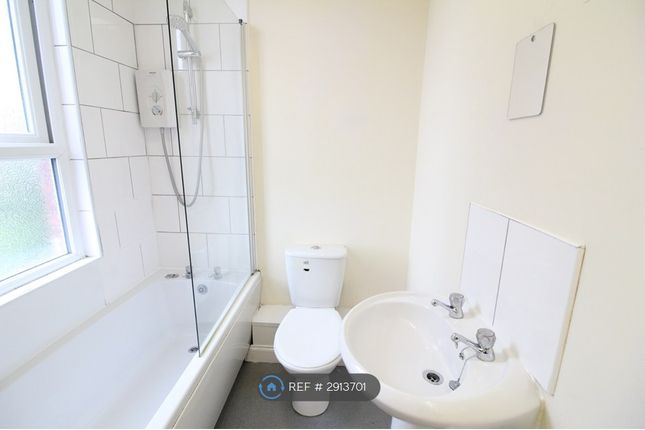 Flat, A Firth Park Road, Sheffield photo 3