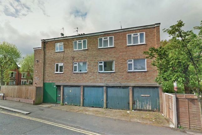Parking/garage to rent in Upper Tollington Park, Stroud Green