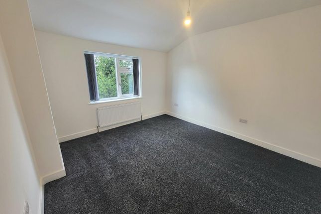 52, Peckover Drive, Pudsey photo 5