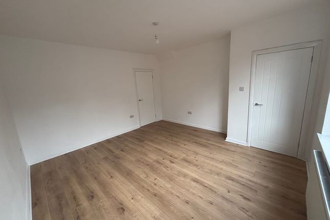 Thorncliffe Avenue, Dukinfield photo 2
