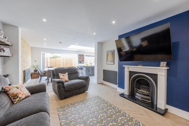 264, Woodside, Leigh-On-Sea photo 4