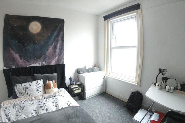 Flat 5 St Johns Mews, Victoria Grove, Southsea photo 4