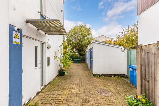 8, Walking Field Lane, Poole photo 2