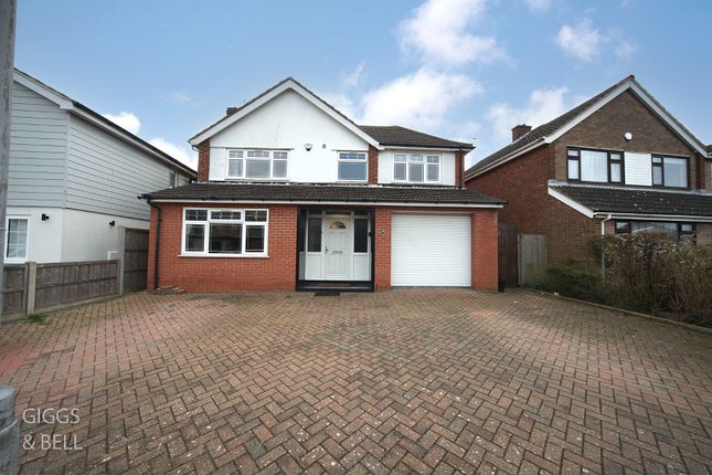 Detached house for sale in Felstead Way, Luton, Bedfordshire