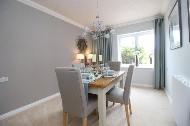 Flat for sale in North Close, Lymington