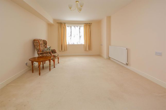 17 The Meads, Ongar Road, Brentwood photo 2