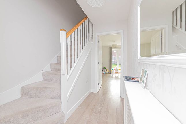Readwin Crescent photo 4