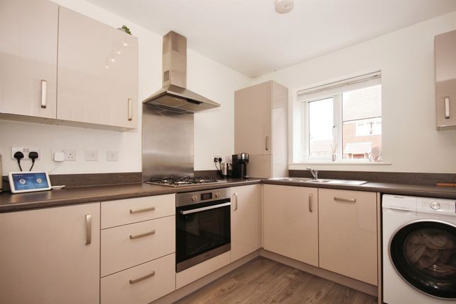 End terrace house for sale in Beehive Street, Warwick