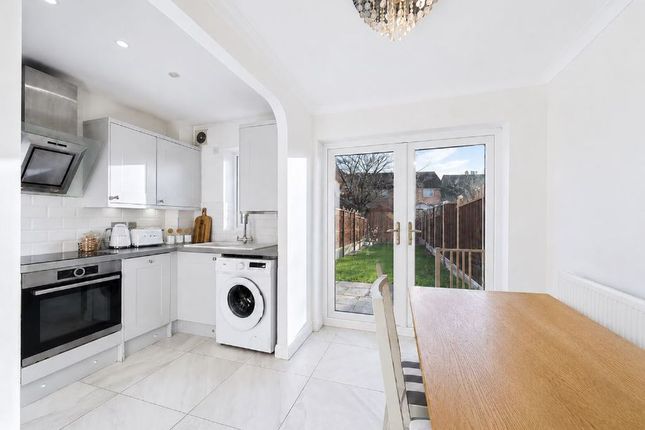 7, Lavender Close, South Ockendon photo 3