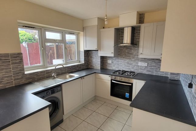 Thumbnail Property to rent in Fermoy Road, Greenford