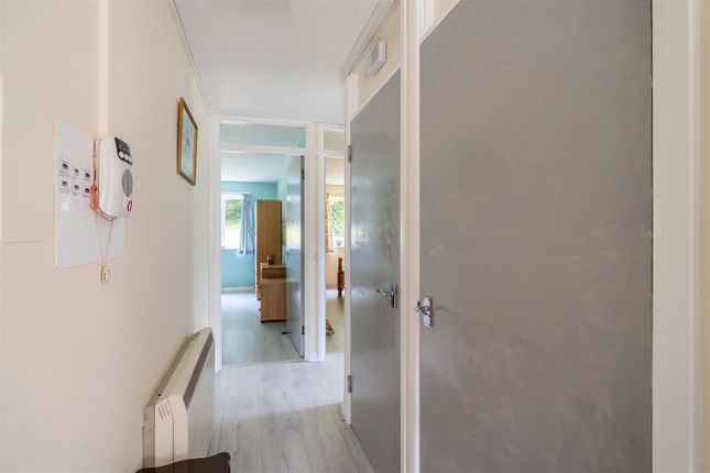 Flat 15, Hanover Court, Hogshill Street, Beaminster photo 2