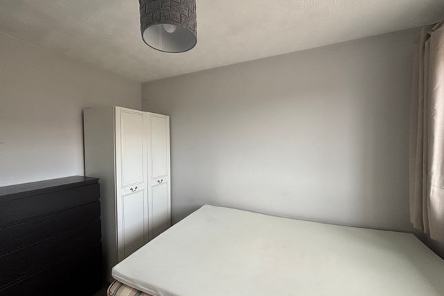 36, MILTON KEYNES photo 4