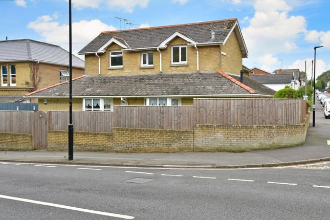 Thumbnail Flat to rent in Avenue Road, Shanklin