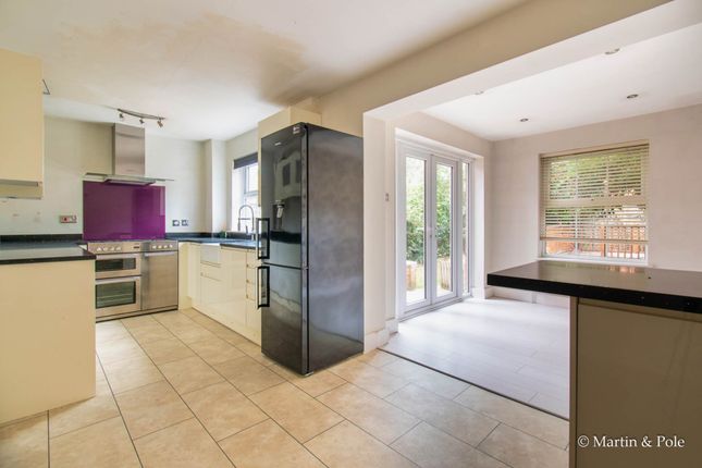 31, Fordham Way, Reading photo 4