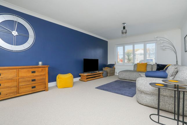 3, Daryngton Avenue, Birchington photo 2