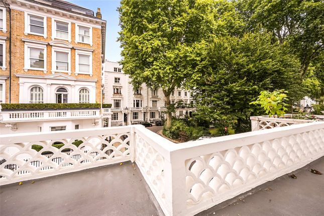 Flat to rent in Ovington Square, London