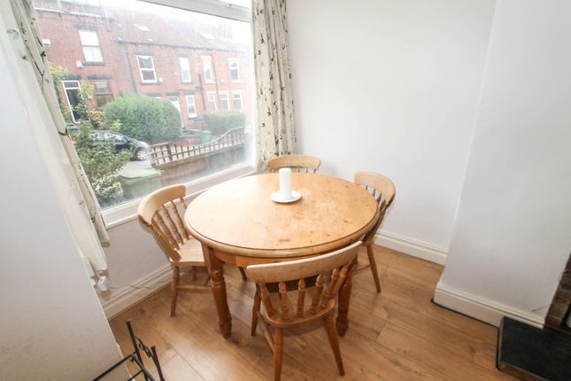 Woodside Avenue, Leeds photo 3