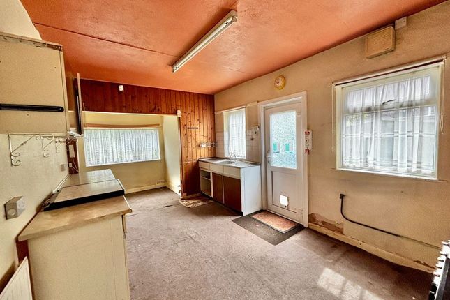 21 Atkinson Street, Colne photo 3