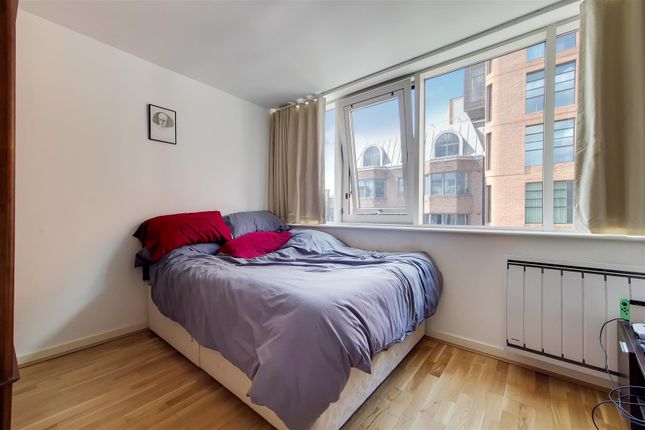 Flat to rent in Greycoat Place, London
