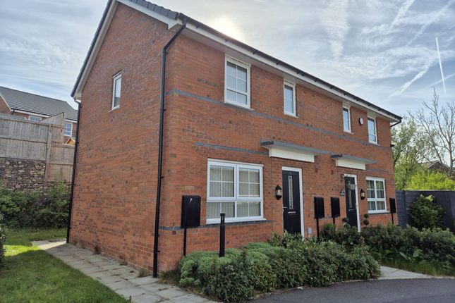 2-bed house on 3A, Hyde, £1,100/mo
