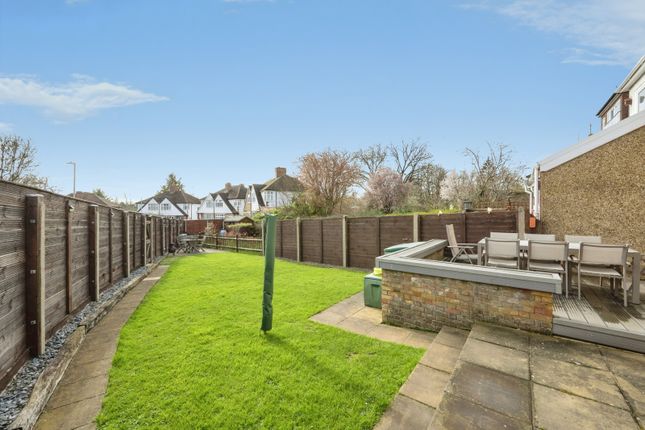 56, Raleigh Drive, Surbiton photo 3