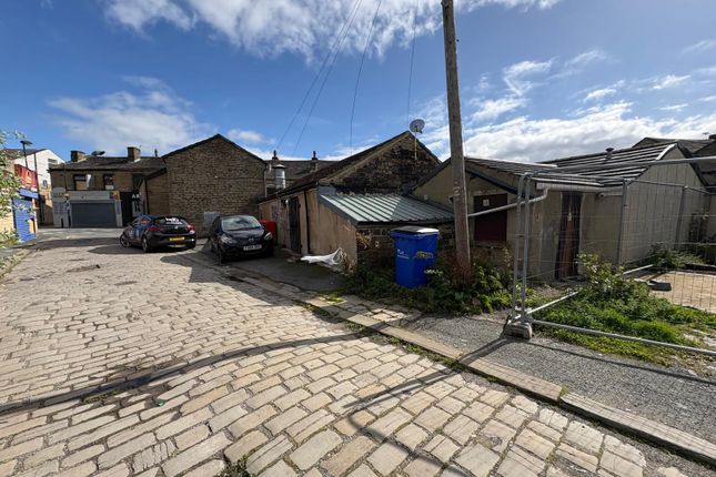 32, Town Gate, Bradford photo 3