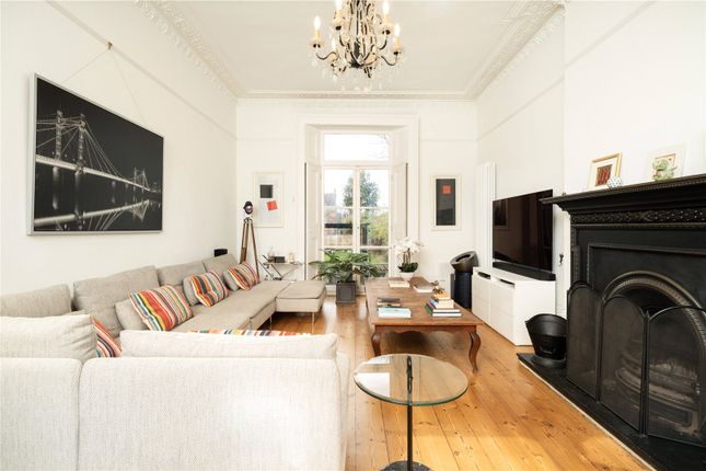 25, Kingston Hill, Surrey photo 4