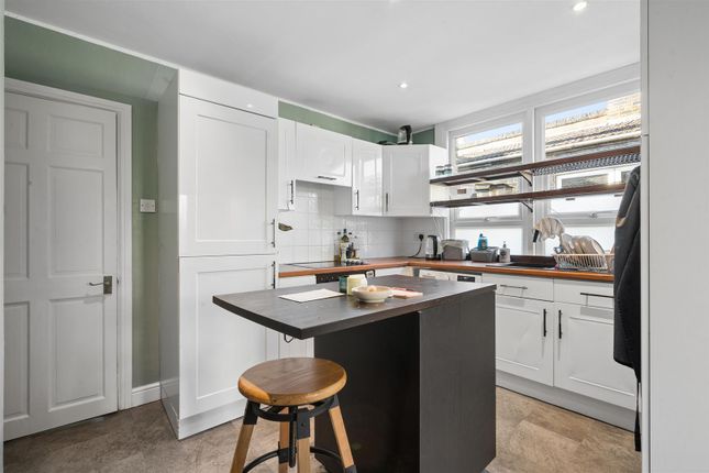 82A, Fountain Road, London photo 4