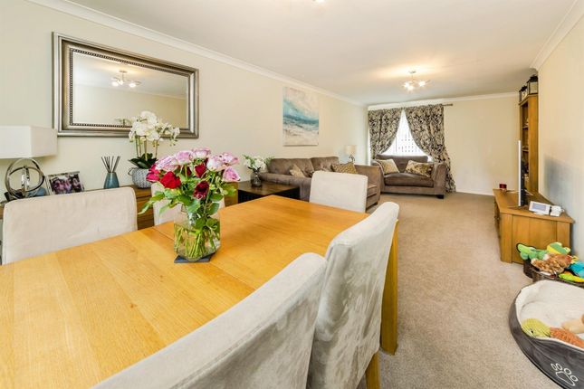 6, Fairway Close, Crawley photo 4