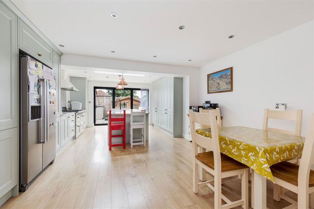 Elmcroft Avenue, London photo 5
