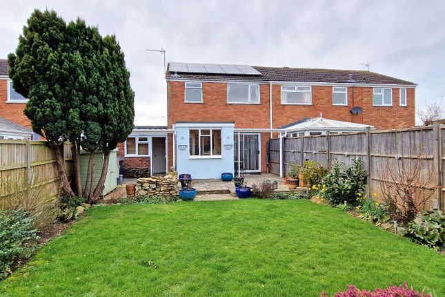 Semi-detached house for sale in Shaw Close, Bicester