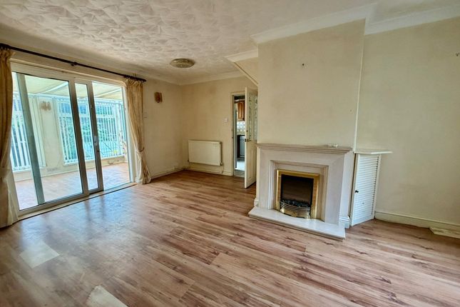 68, Elm Drive, Newport photo 2