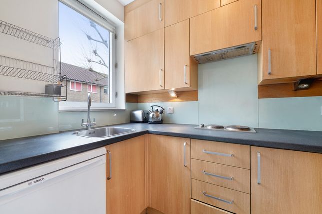 Flat 32, 47, Milmans Street, London photo 2