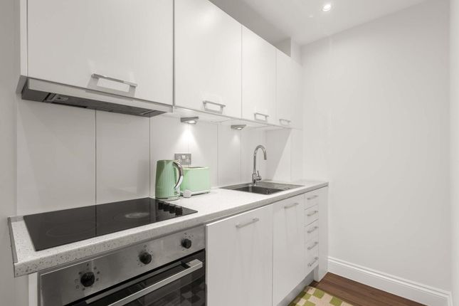 Flat 2, 16, Collingham Place, London photo 3