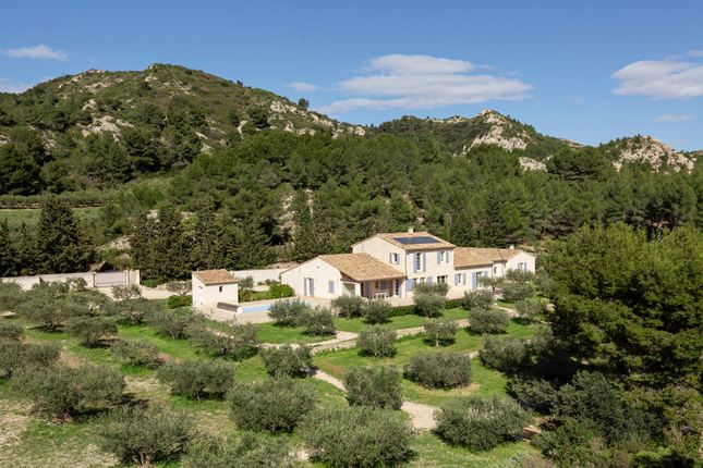 Property for sale in Les Baux De Provence, Bouches-Du-Rhône, Provence-Alpes-Côte d`Azur, France