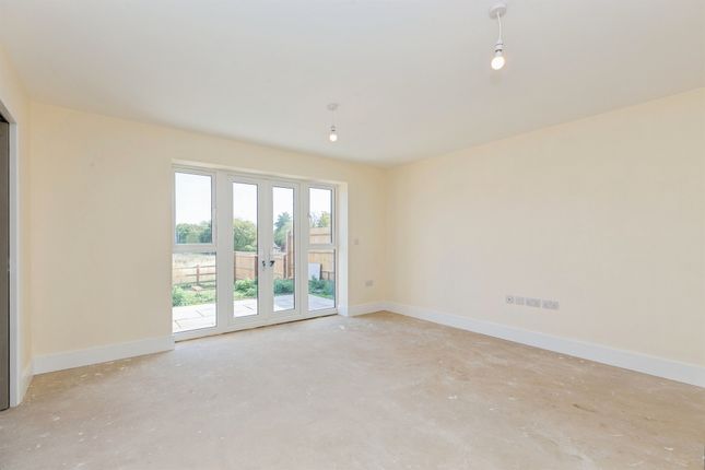 Plot 5, 40, Eythrope Road, Aylesbury photo 3