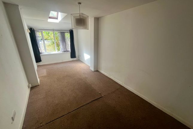 7, Elizabeth Court, Spring Gardens Road, High Wycombe photo 2