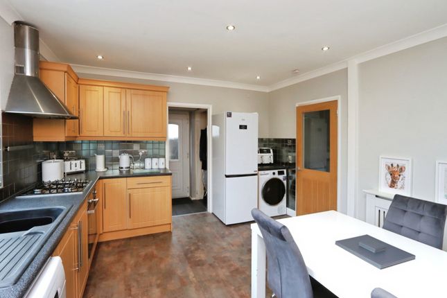 3, Peatfield Road, South Yorkshire photo 3