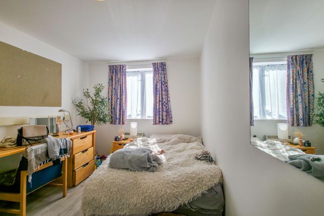 Flat G05, Cannon Hall, Farndale Court, Woolwich photo 5