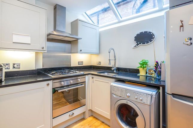5 Maidenhead Yard, Hertford photo 3